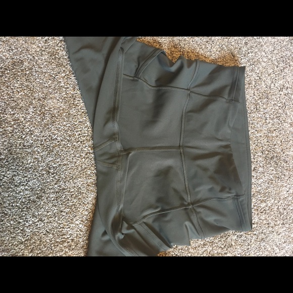 Fast and Free Lululemon leggings - Picture 6 of 8